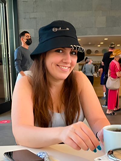 Headshot of Katelyn at SFMOMA.