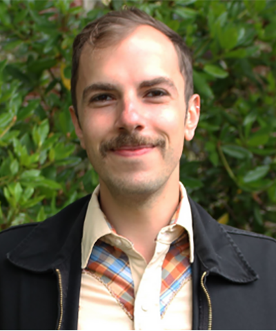 Headshot of Peter Oberly.