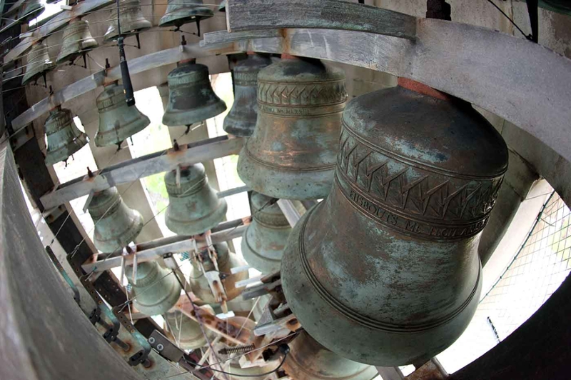Carillon bells