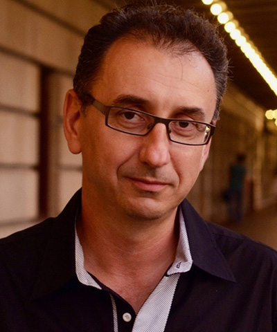 Headshot of Dariusz Terefenko.