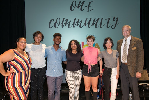 Group of students with Dean Jeff Runner