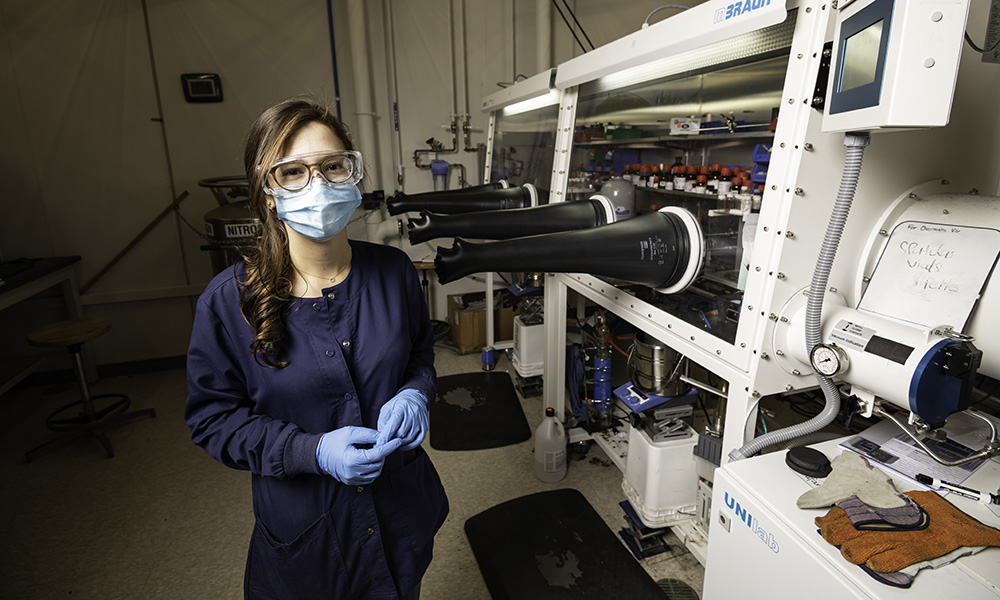 Maria Camila Aguilera, a PhD student in the lab of Rochester chemistry professor Michael Neidig.