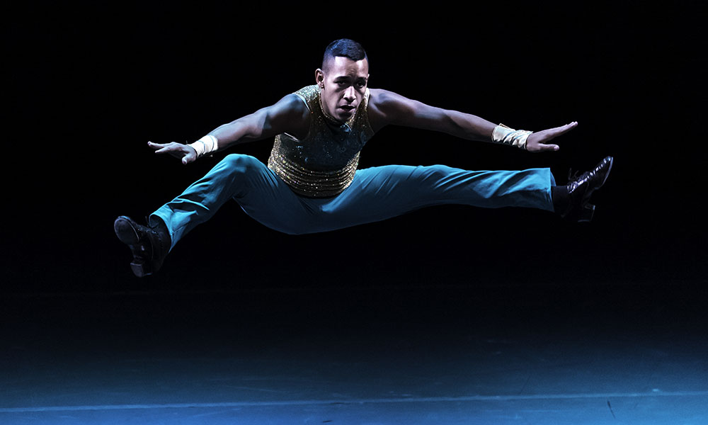Giovanni Correa-Quinones ’24 demonstrates his ardor for Latin dance with a spirited salsa solo as part of Confluence.