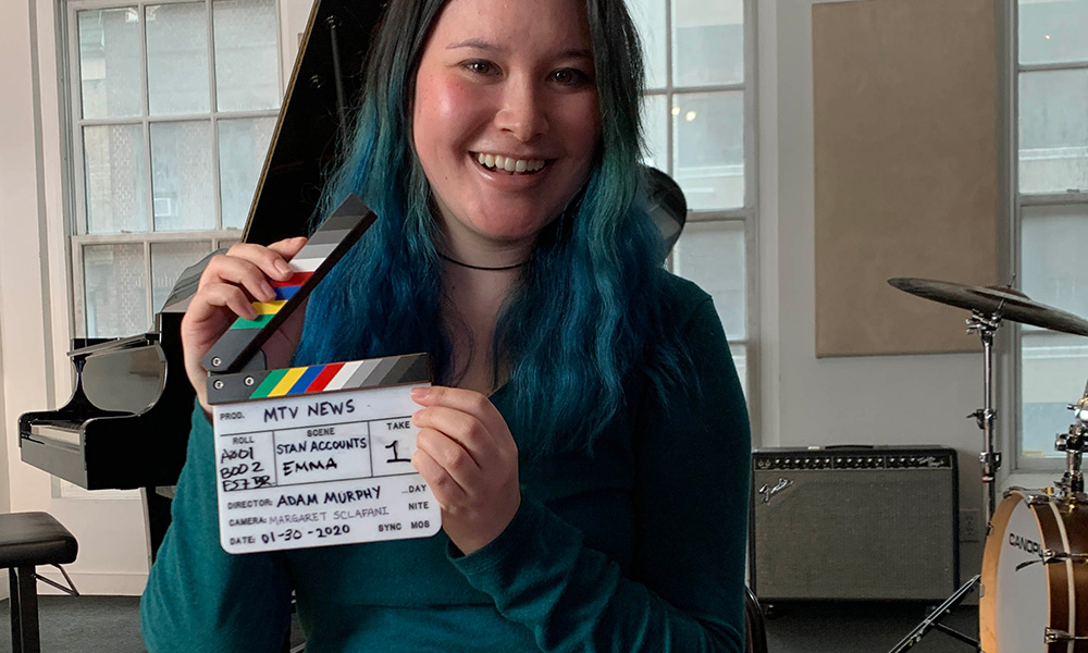 On her YouTube channel ReacttotheK, Emma Chang '20 introduces her fellow classical musicians to K-Pop, while exposing K-Pop fans to the fundamentals of music theory. (Photo: Crystal Bell)