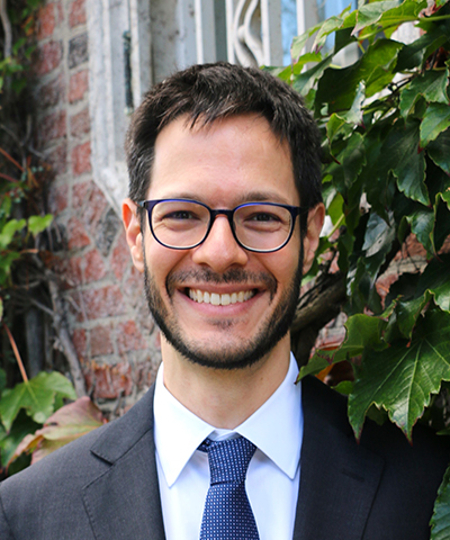 Headshot of Paulo de Carvalho Lins.