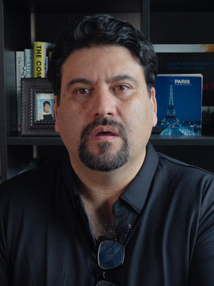 Headshot of Pirooz Kalayeh.