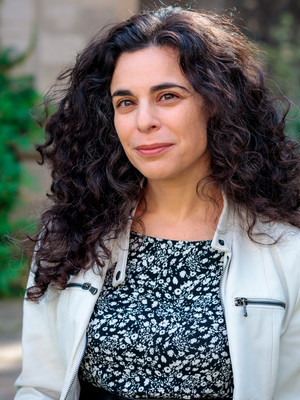 Headshot of Robyn Schiff