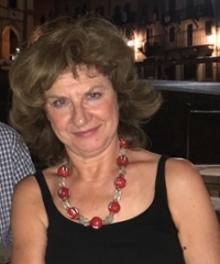 Headshot of Donatella Stocchi-Perucchio.