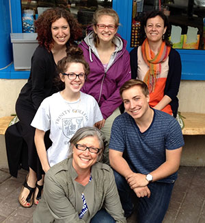 Students Abroad Pose for a Picture