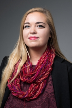 Headshot of Hannah.
